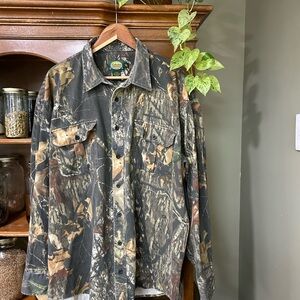 Cotton Cabelas Real Tree Camo Button Down